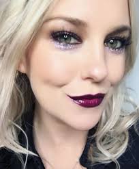 Sunday evening Live!! 🌸💫🙋🏼‍♀️ All the pinks and all the catch ups 🩷  This was one of my favourite lives!! Have a great start to your week xx  Here's the products: EYE