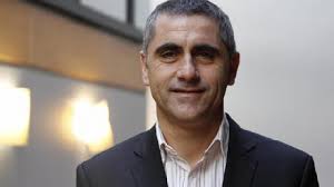 La douleur est un peu partie et surtout il dort. Laurent Jalabert Sportif Presentateur Entraineur Premiere Fr