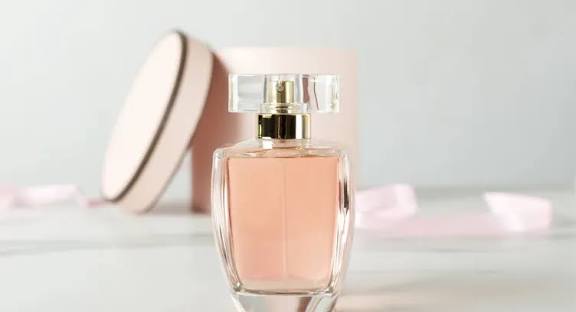 5 Rekomendasi Parfum High End di Tokopedia, Mulai dari Rp 1 Juta - Semua Halaman - Parapuan