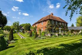 After 23 years, Alan Titchmarsh is parting with his much-loved Hampshire  home, Manor Farm House. This Grade II listed five-bedroom residence, dating  back to the late 17th century, sits within 4 acres