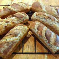 El Arte De Amasar Clases De Cocina Personalizadas Pan Con Masa Madre Harina Integral Y Semillas De Pan Integral Con Semillas Pan Con Recetas De Comida