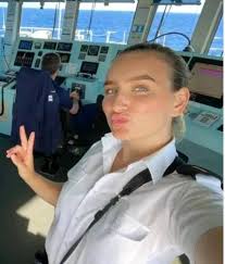 Hey guys! Can you help me identify this beauty? I'm in Ontario, Canada🙂