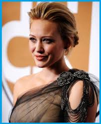 Hübsch toupierte frisuren blond kurz haare Hilary duff