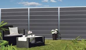 Wpc Sichtschutzelemente Als Steckzaunsystem Ein Zaunset Besteht Aus 8 Zaunlamellen 7 Zwischenleis Sichtschutzzaun Garten Sichtschutzzaun Outdoor Dekorationen