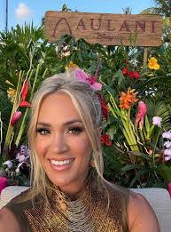 Janet Leininger's Instagram, Twitter & Facebook