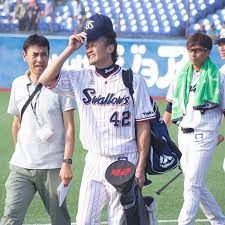 ボード とーきょーやくるとすわろーず のピン