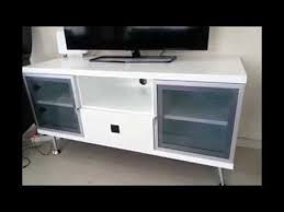 Evde Mobilya Boyama Nasil Yapilir Koyu Renkli Mobilyayi Beyaza Cevirme Youtube