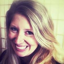 Louise Wainwright's Instagram, Twitter & Facebook