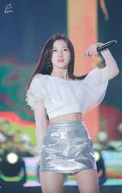 10 Times Oh My Girl S Arin Showed Off Her Tiny Ant Waist Koreaboo My Girl Arin Oh My Girl Girl