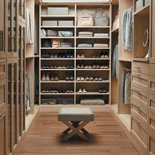 Dress For Success Der Begehbare Kleiderschrank Ist Ein Muss Trendomat Com Begehbarer Kleiderschrank System Begehbarer Kleiderschrank Kleiderschrank