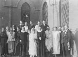 Our software facilitates coaching led one to ones that focus on an individuals wellbeing, work life blend and. Bryllup Mellem Aksel Julius Sorensen Og Helga Hoffmann Madsen 1926 Brudeparret Med Gaester Calisphere