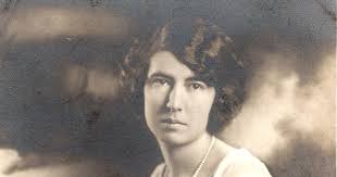 interiors and decor magazine: Caned Chairs