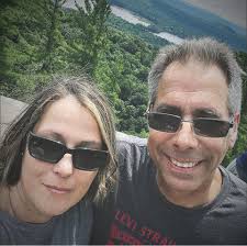 What 3-4 bedroom rentals are available at Ocean Lakes with a king bed and  outdoor space?