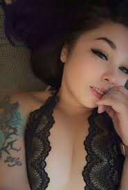 Good news for all who have been patiently waiting for my personal boudoir  shoot! I no longer have the job I was worried about losing. I'll be posting  them this week! Keep