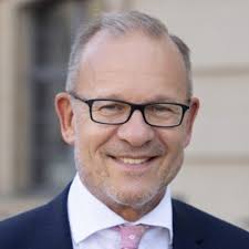 Ich bedanke mich sehr herzlich für diese Auszeichnung, die ich vor allem  auch meinem perfekten Team zu verdanken habe!