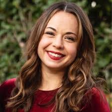 Elizabeth Wrobel's Instagram, Twitter & Facebook