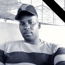 POR QUE USAR MÁSCARAS FACIAIS PARA PROTECÇÃO? A Covid-19 é transmitida  principalmente por meio do contacto com pequenas gotículas que contêm o  vírus e são expelidas por pessoas infectadas. Essas gotículas entram