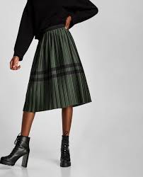 Anda penggemar warna navy blue alias biru dongker? Warna Khaki Dalam Pakaian Gabungan Dan Penggunaan Confetissimo Blog Wanita