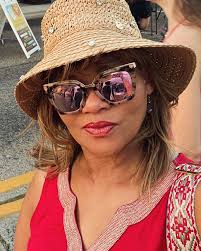 Eyeconic 🕶️ Deemed Collection 👓 Get your Flip Up Eyeglasses in 4 styles:  Gold Metal-Dwayne Chestnut & Dwayne Blush Silver Metal-Cleofis Cerulean &  Cleofis Silver Reflection Kadeem Hardison captured audience's hearts  portraying