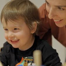 Rien n'est plus fort que l'amour d'un parent. 💙 ➕ L'épisode d'Autiste, le  commencement est disponible sur TVA+.