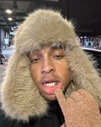 Stop asking Santa for a tall man of God🙅🏽‍♂️ I can't be everywhere at  once fr