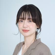 Jennifer Gresham's Instagram, Twitter & Facebook