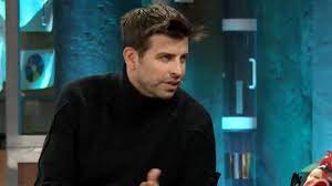 Piqué desmonta con Broncano el mito de que 'La revuelta' es de izquierdas y  explica lo barato que sale el programa en comparación al fútbol