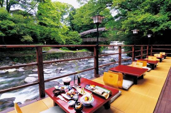 涼を求めてめぐる、夏の風物詩「川床」5選 | ゆこたび