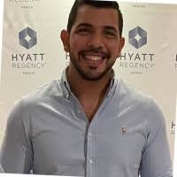 50+ perfiles de «Manuel Roche»