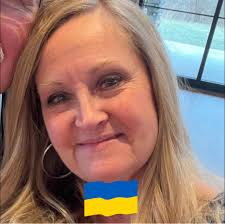 Ok, I needed something quick last night so all the pasta police keep quiet!  Fettuccine with sautéed mushrooms and arabiata sauce and garlic bread