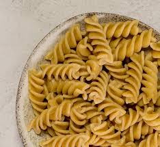 • humans must eat 120 grams of carbohydrate daily. Vollkornnudeln