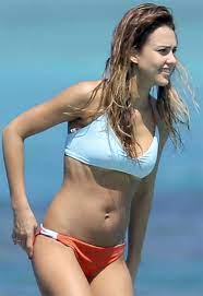 Jessica alba see thru brales at a park in nyc. Jessica Alba With A Slight Cameltoe Pokies Taxi Driver Movie