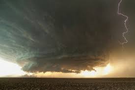 This mothership supercell was filmed from the bridge next to winona minnesota which borders buff sliding wisconsin. Video Alien Invasion No It S Just A Massive Supercell Storm Wired