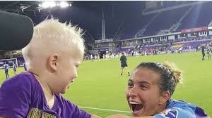 El saludo más conmovedor en el futbol femenino