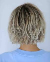 La Coupe Carre Court En 65 Photos Et Quelques Videos Archzine Fr Coupe Cheveux Carre Court Cheveux Court Et Moyen Carre Court Decoiffe