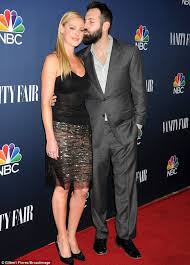 Only et was on the set of kelley's music video for his new single, it's your move. Another Public Display Of Affection Katherine Heigl S Husband Josh Kelley Gave Her A Kiss Katherine Heigl Katherine Movie Stars