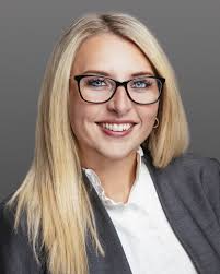 Kelli Tipton's Instagram, Twitter & Facebook