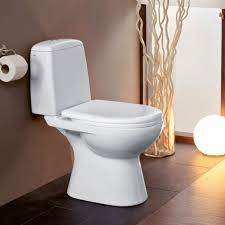 Klozet yerine yerleştirilerek döşemeye sabitlenir. Tuvaletin Yuksekligi Zemin Ve Standadan Standartlar Yukselir Sarnicli Standart Ve Yukseklik Parametrelerin Normu Ve Kurulumun Asilmasi Daha Iyidir