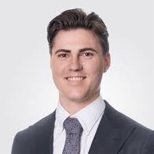 Finally became a Gator Grad! 🐊 Today I graduated Magna Cum Laude from  University of Florida with a B.S. in Aerospace Engineering and a minor in  French. I have been so lucky