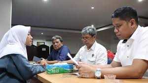 Seorang pemimpin harus mengerti tentang teori kepemimpinan agar nantinya mempunyai referensi dalam menjalankan sebuah organisasi. 67 Ketua Osis Ikuti Seleksi Penerimaan Mahasiswa Baru Jalur Kepemimpinan Di Unhas Identitas Unhas