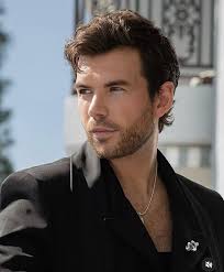 Luke Newton official page