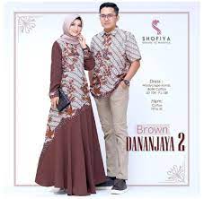 Model baju gamis brokat kombinasi modern menjadi salah satu model busana muslim yang sangat disukai oleh kaum muslimah masa kini. Model Baju Batik Pria New York Batik Tunic Hijab Batiktunichijab Aneka Pilihan Model Batik Pria P In 2021 Batik Dress Modern Dress Batik Kombinasi Model Baju Batik
