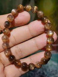 Learn about the meaning, benefits, healing & metaphysical properties of sunstone. Black And Living Gems Singapore Live Auctions Info Facebook