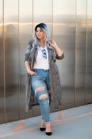 Chic And Comfortable Thanksgiving Outfit Ideas For Women Plus Size Ripped Jeans Fashion Plus Size Outfits