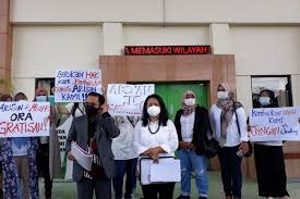 We did not find results for: Uang Arisan Tak Cair Emak Emak Gugat Istri Anggota Dprd Bantul Halaman All Kompas Com