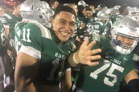 The fue, to'oto'o (staff) and tanoa (kava bowl), featured on the seal of american samoa and on the american samoa quarter. Why Henry To Oto O Deemed Tennessee The Perfect Fit As His Next Home The Athletic