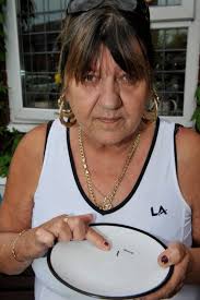 Mother Jodie Eastwood 'finds nails in Kingsmill bread' while preparing  sandwich for young son