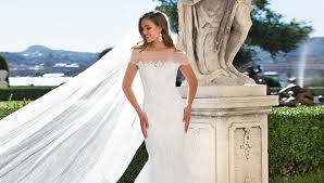 Die silberne und die goldene hochzeit kennen viele. Das Perfekte Hochzeitskleid So Finden Sie Das Kleid Ihrer Traume