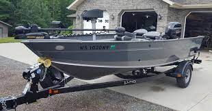 This aluminum tiller fishing boat delivers the ultimate boat control for a 17' plus fishing boat. 2016 Lund 1775 Pro Guide Classified Ads In Depth Outdoors