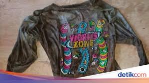 Check spelling or type a new query. Kaus Worms Zone Yang Dipakai Bocah Terbungkus Karung Di Subang